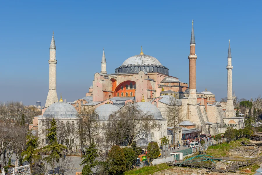 Hagia Sophia: Justinian Declared "I Have Surpassed Solomon" — Twenty Years Later the Dome Collapsed