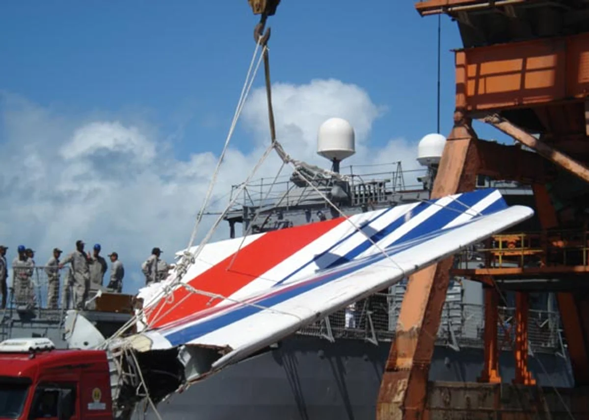 Air France Airbus A330-200 F-GZCP at Galeão Airport, Rio de Janeiro, photographed on 14 June 2006 — three years before it was lost over the Atlantic on 1 June 2009