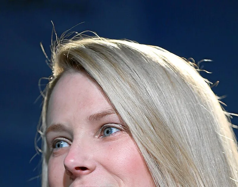 Yahoo logo and sign on company building